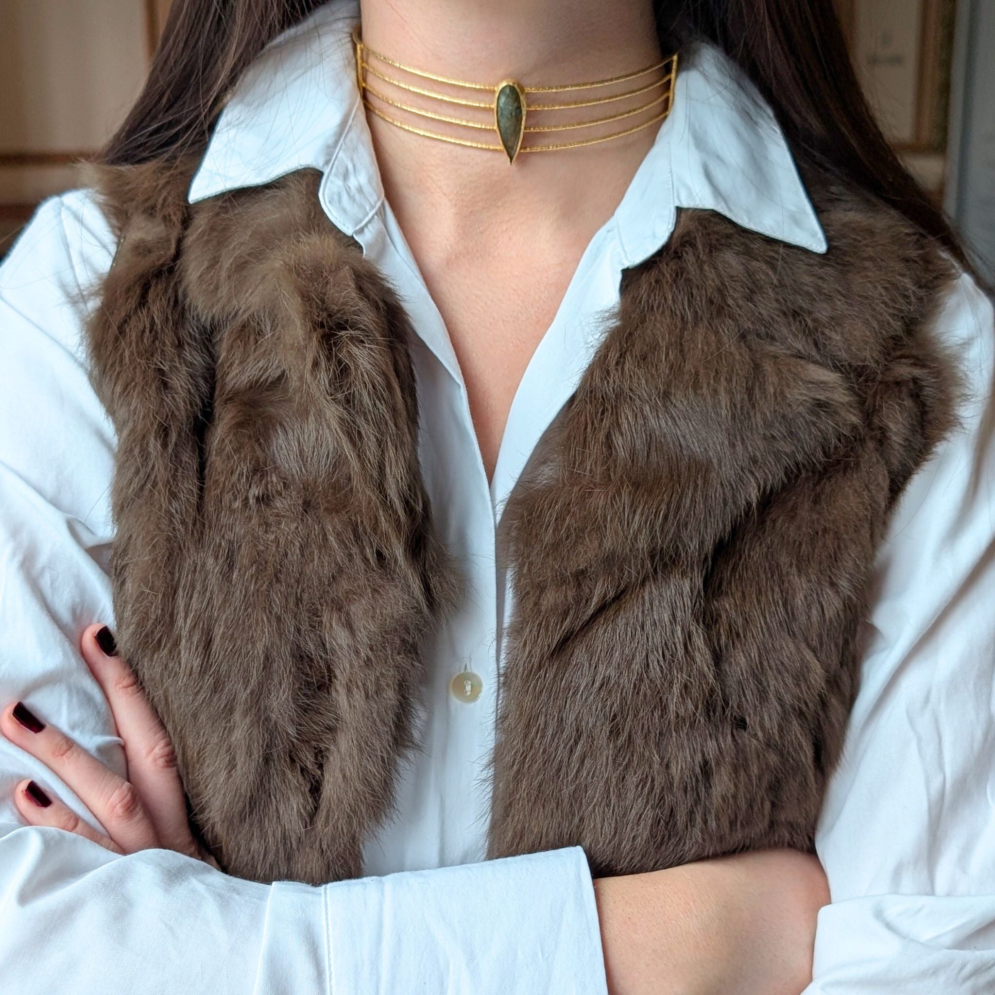 Choker Ribamontán - gargantilla rígida estilo torque con piedra